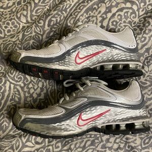 Nike Reax tennis shoe, women’s